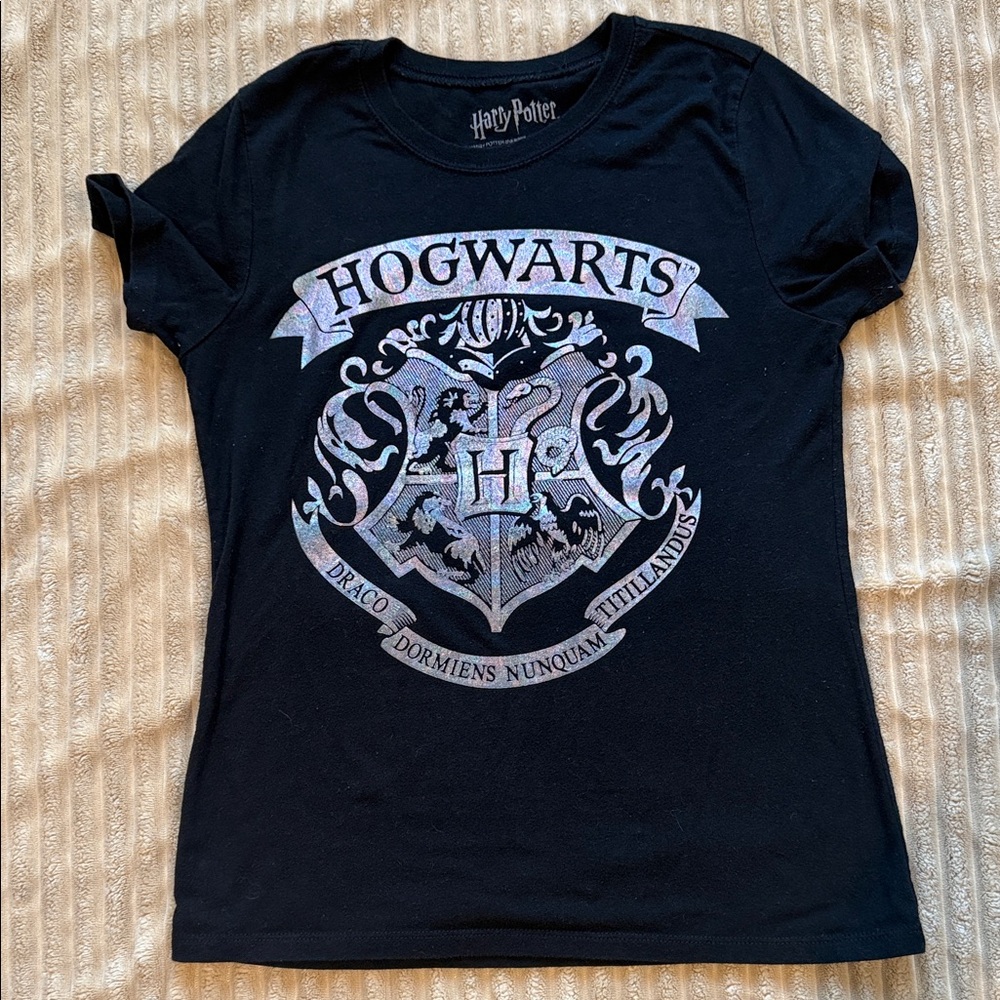 Warner Bros. Black Kids Hogwarts Crest Tee with Iridescent Print